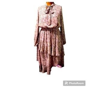 Size L pink snake print tier long sleeve dress